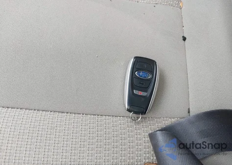 2021 Subaru Outback Premium z USA, uszkodzony, nr VIN 4S4BTAFC2M3225995